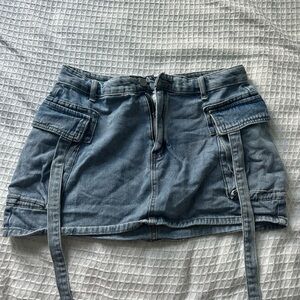Stylish Denim Mini Skirt with Pockets